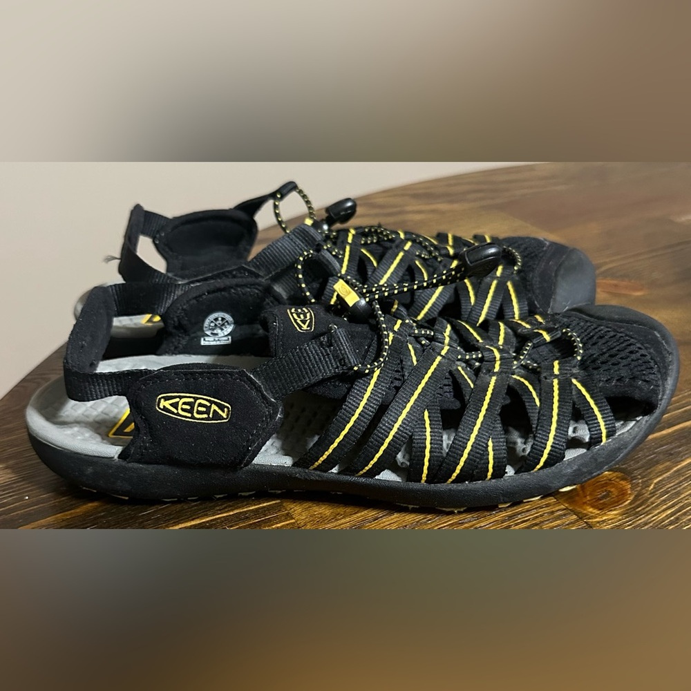 Keen Black and Yellow Men's Outdoor Sandals
excellent condition
